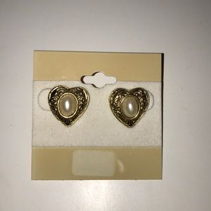 Vintage gold heart earrings